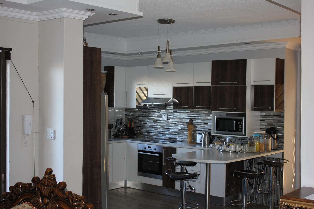 Coco Palm Bed&Breakfast Windhoek Buitenkant foto