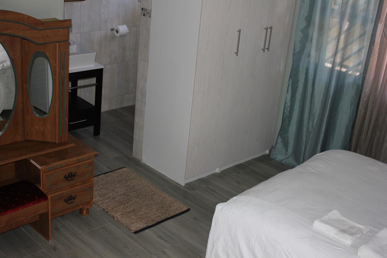 Coco Palm Bed&Breakfast Windhoek Buitenkant foto